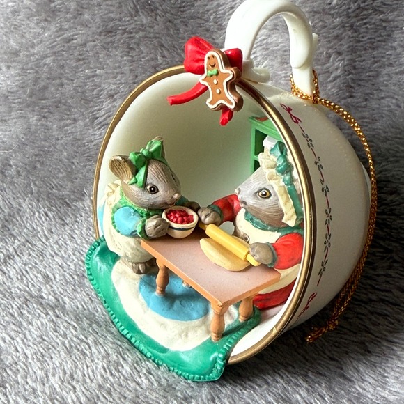 Vintage 1991 Christmas Cookin' Ornament Cozy Cup Series Collectible Mice Holiday - Picture 5 of 6